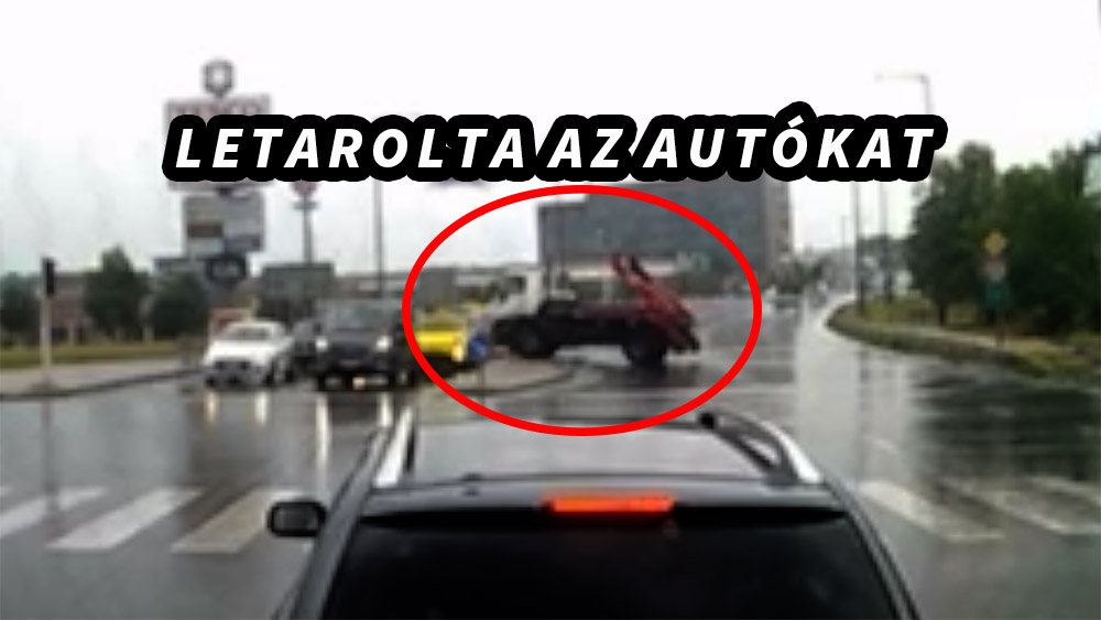 Videón, ahogy autókat tarol le egy konténerszállító Vecsésen