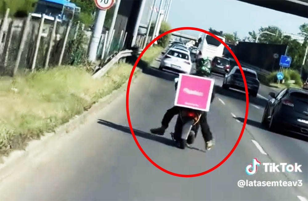 VIDEÓ: A party hangulat a tetőfokára hágott az M5 kivezetőn