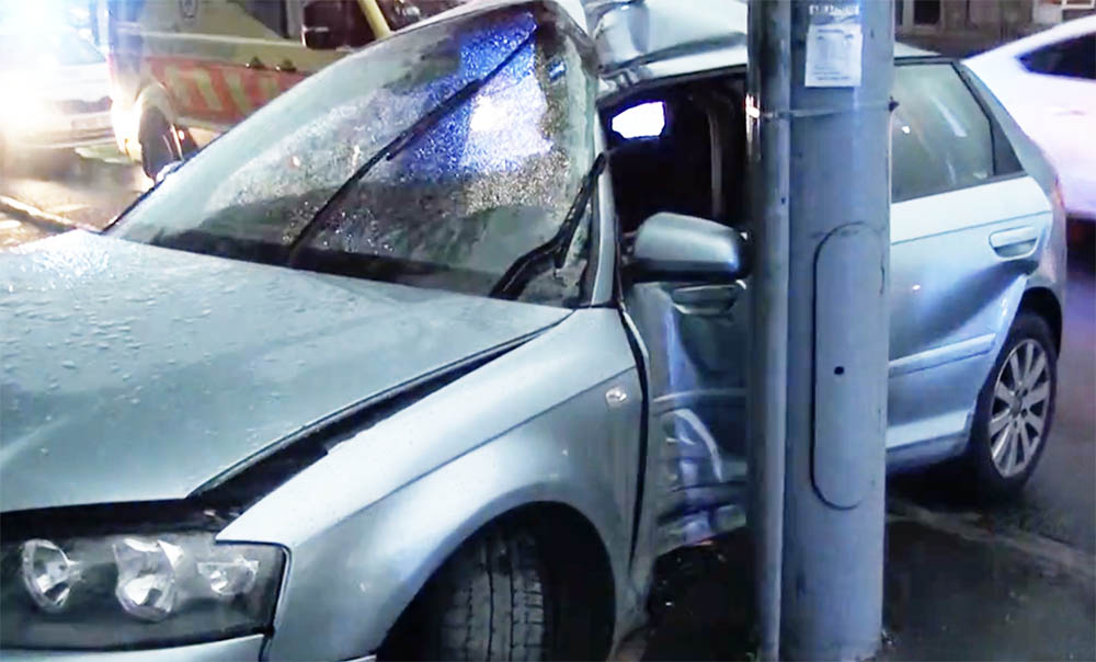 VIDEÓ: Majdnem egy buszmegállót is letarolt a 13. kerületben