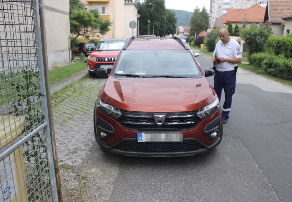 Táborozó gyerekeket szállított biztonsági rendszerek használata nélkül