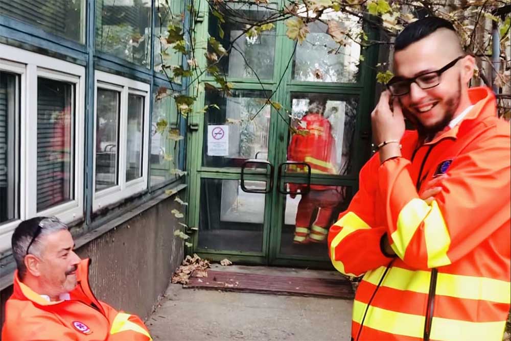 Hangosan szerelmeskedtek, mentőt hívtak rájuk