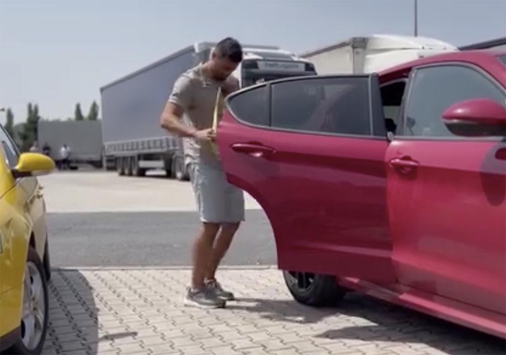 VIDEÓ: Így vernek át a pihenőben és viszik mindenedet
