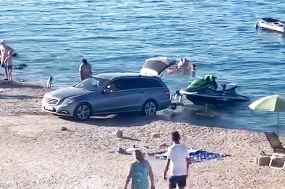 Videón a magyar autós, aki heves indulatokat váltott ki a horvátokból