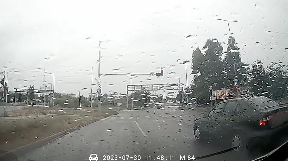 VIDEÓ: Belementek hátulról. Nem kizárt, hogy ő volt a hibás