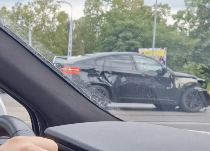Baleset történt a Könyves Kálmán körúton. Nagy a torlódás