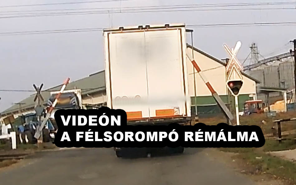 A félsorompó rémálma az, amit a kamionos művelt vele