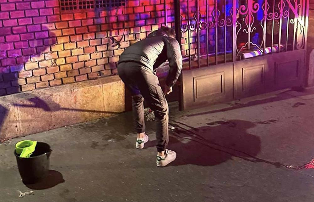 A mentőállomás udvarát összevizelte. Rajtakapták, majd meglepő módon viselkedett