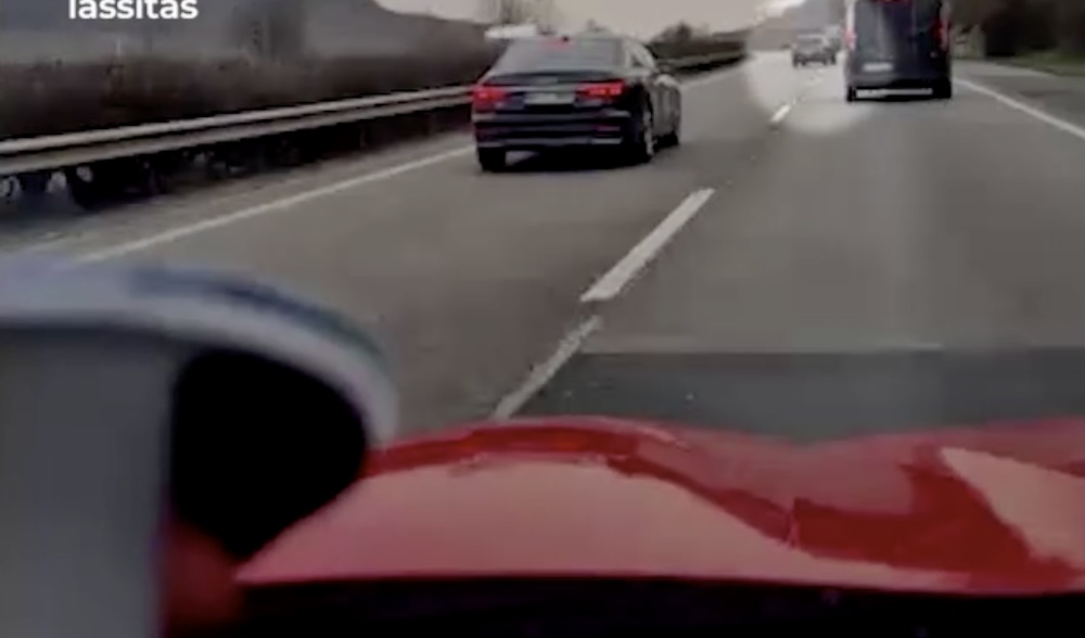 VIDEÓ: Ittasan cikázott a sofőr az M1-esen