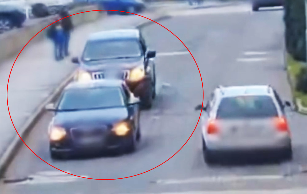 Videón a büntetőfékezés! Akkorát satuzott, hogy a terepjáró bele is ment. Itt tart az ügy