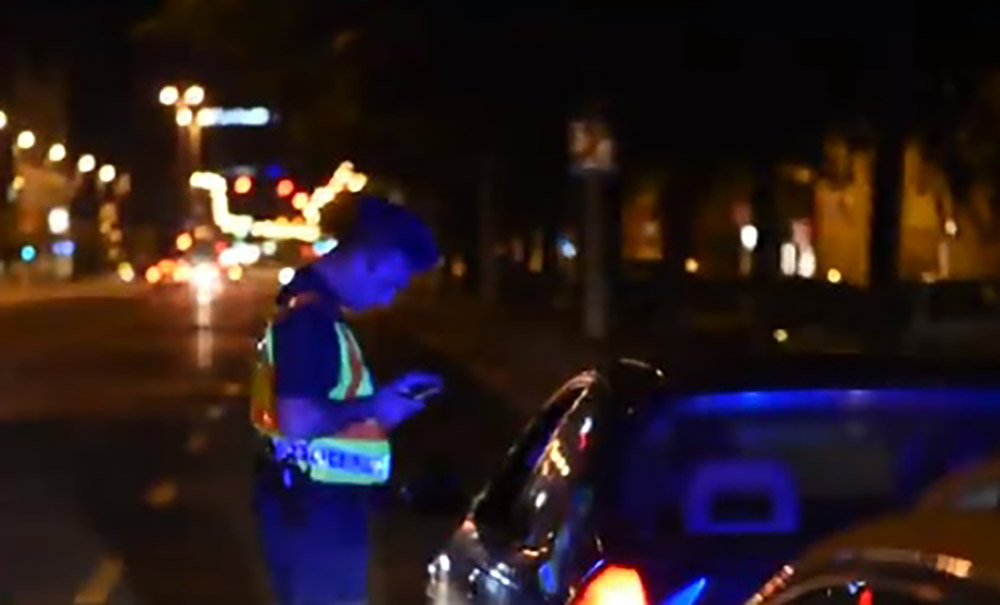Nem élvezte a 23 éves lány túl sokáig a jogosítvány örömeit