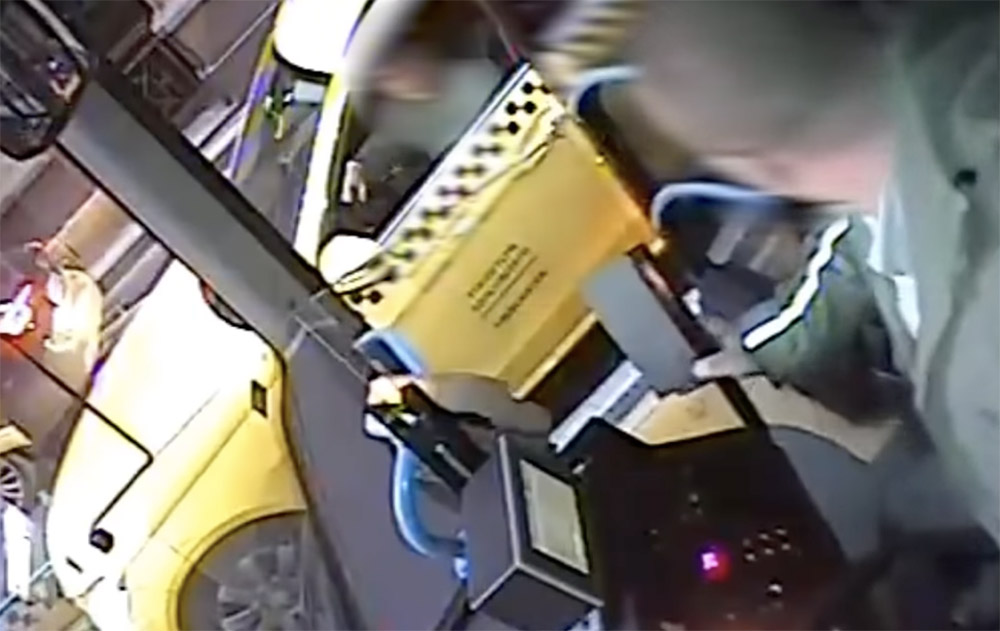 VIDEÓ: Börtönbe megy a buszosra támadó taxis