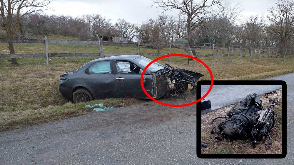 Az Alfából a komplett motor kiszakadt. Drámai fotók érkeztek a balesetről