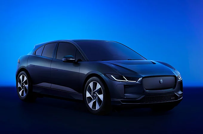 Rémálom: 145 km/órás sebességnél önálló életre kelt egy elektromos Jaguar Angliában