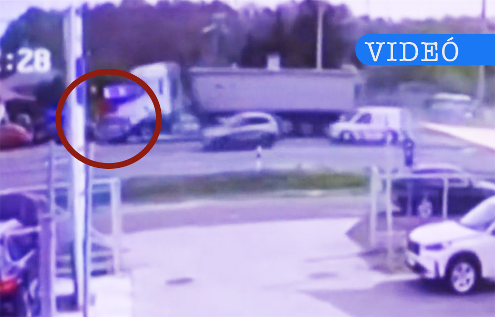 Letarolta a nyergessel az autót Debrecenben. Valószínűleg a holttér miatt nem látta