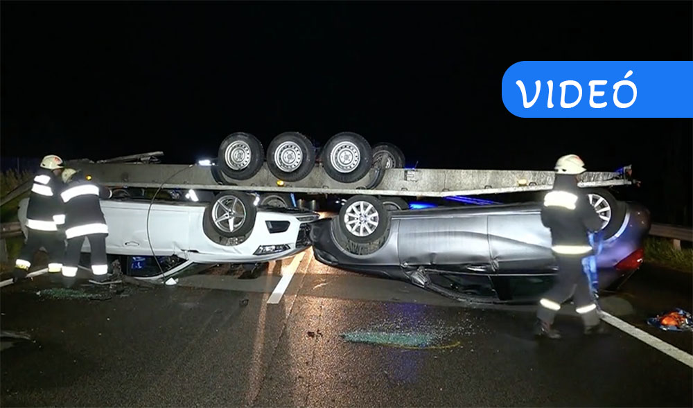 Megrakott autószállítók ütköztek az M5-ös autópályán