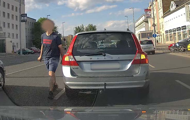 Az új KRESZ-ben a büntetőfékezések ellen is próbálnak fellépni